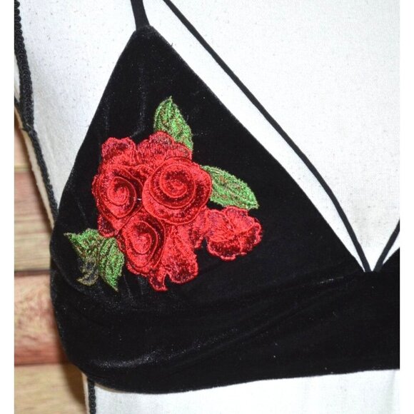 Forever 21 Black Velvet Bralette Bustier Top Juniors M Red Embroidered Roses - Picture 2 of 7